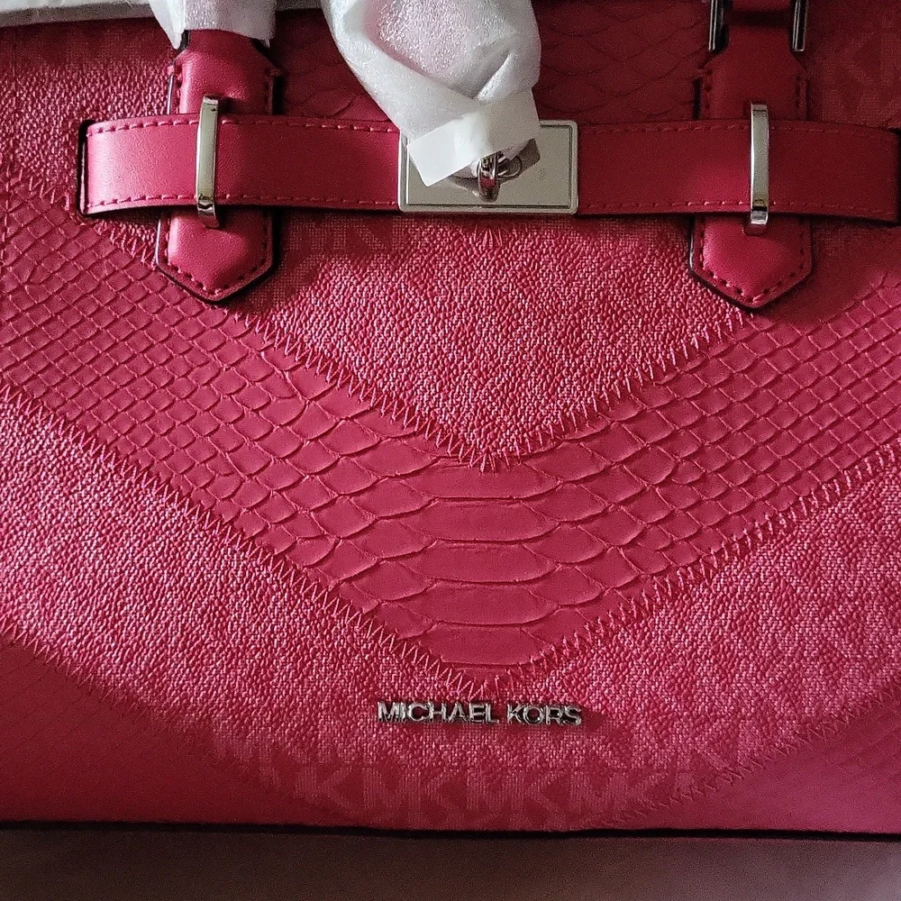 Michael kors Boxed   med  snake skin pink satchel it's gorgeous dust cover